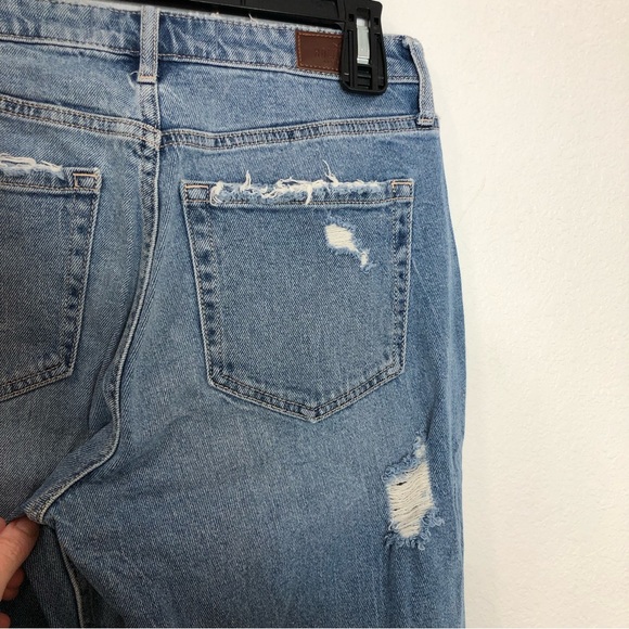 Hollister Curvy High Rise Ripped Mom Jeans Blue Denim Size 28 Short - Picture 7 of 16